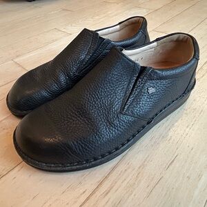 Finn Comfort Women’s Newport Slip On Shoes Pebbled Black Leather Size 8.5 NWOT